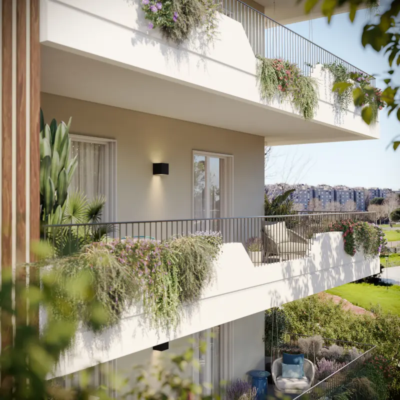 I terrazzi fioriti di Fenice Nova visti dal basso